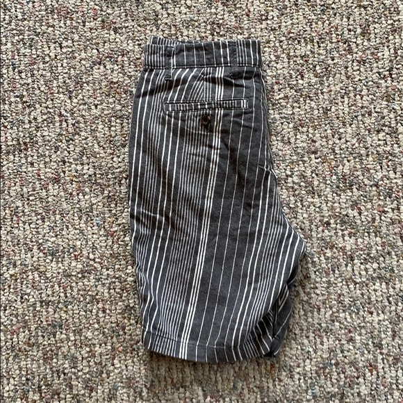 Men’s striped shorts - Picture 2 of 3